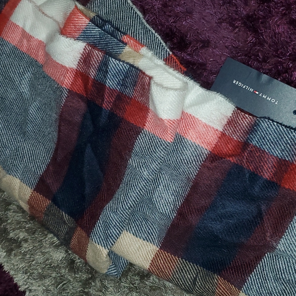 tommy hilfiger scarf